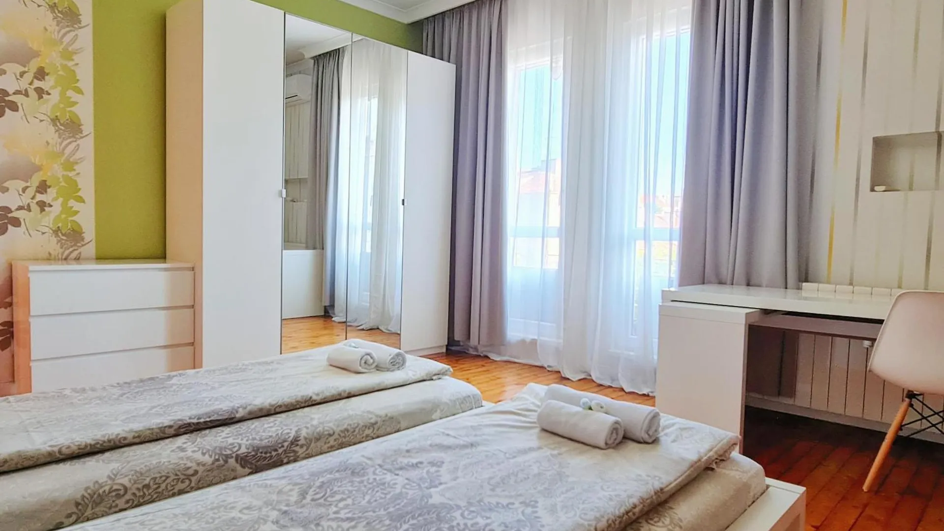 شقة 100 متر مربع من 2 غرفة و2 حمام خاص في Sofia City Center